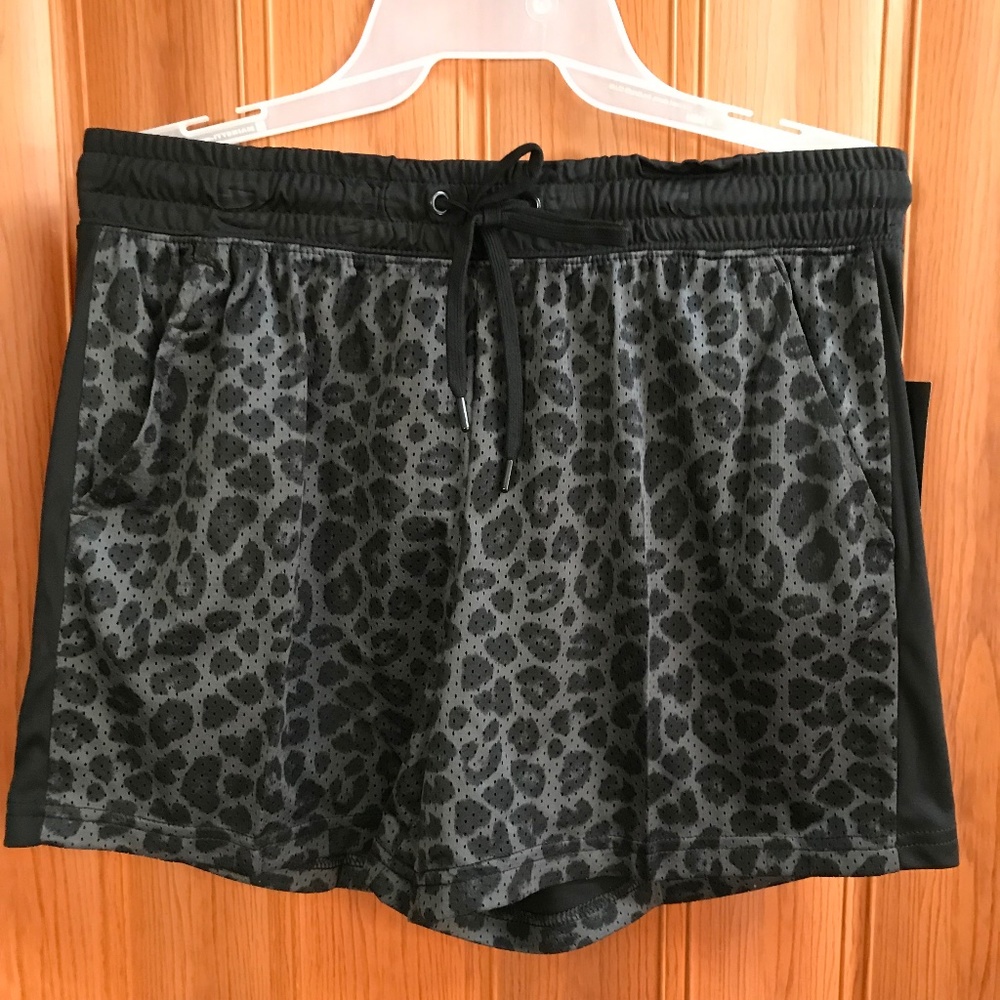 Athletic Works Black Mesh Short Size M (8-10)